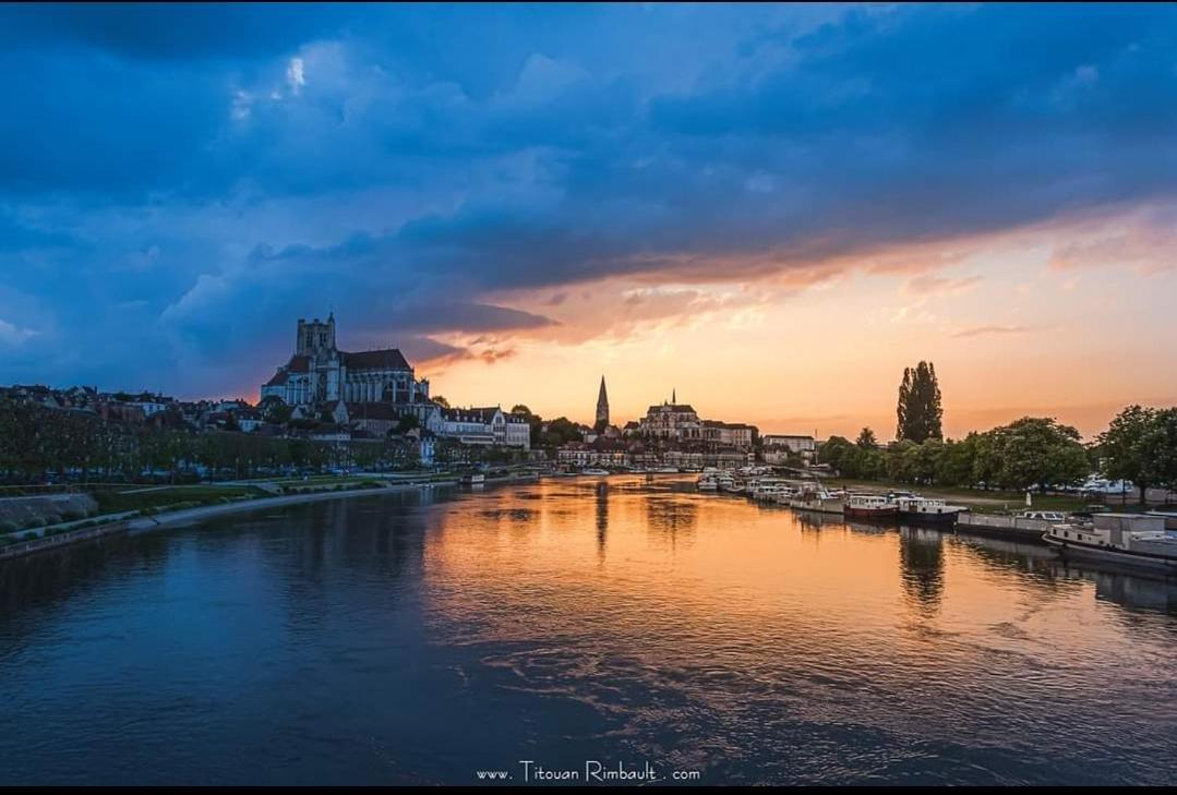 La Maison des Artistes Auxerre Extérieur photo